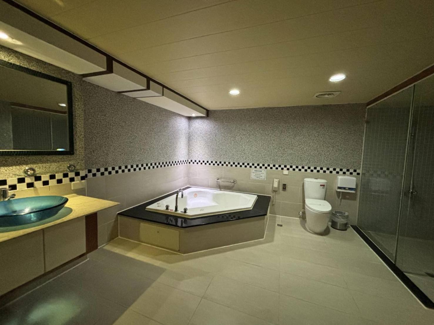 Hua Xiang Motel - Da Chang Kaohsiung Exterior photo