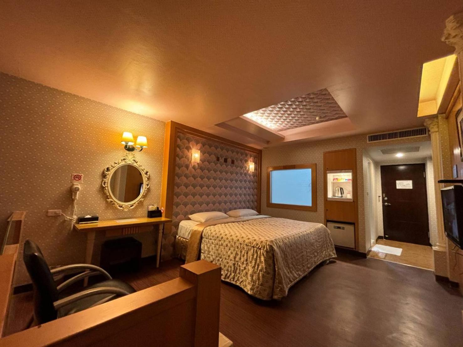 Hua Xiang Motel - Da Chang Kaohsiung Exterior photo